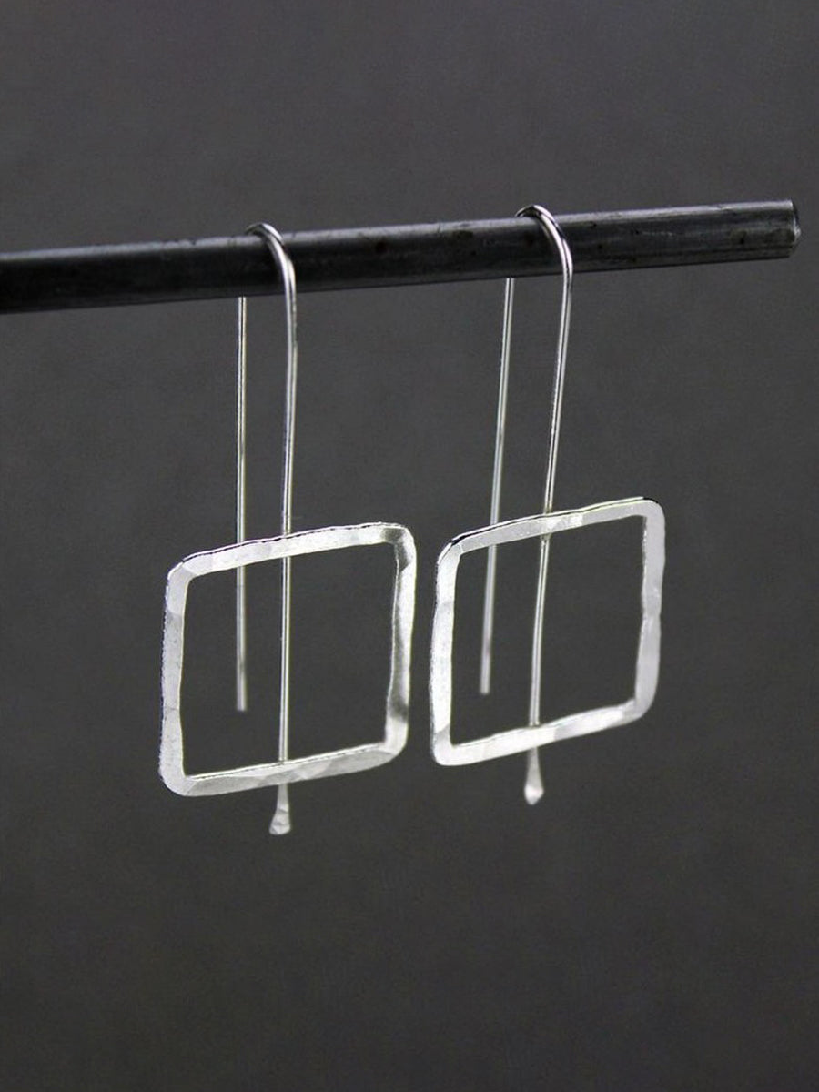 Beaten Square Silver Earrings｜Awaytr®