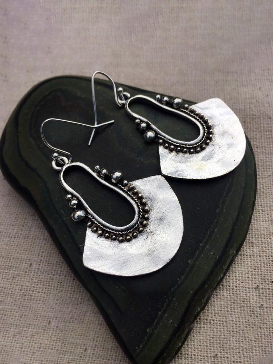 Hollow Scalloped Retro Earrings｜Awaytr®