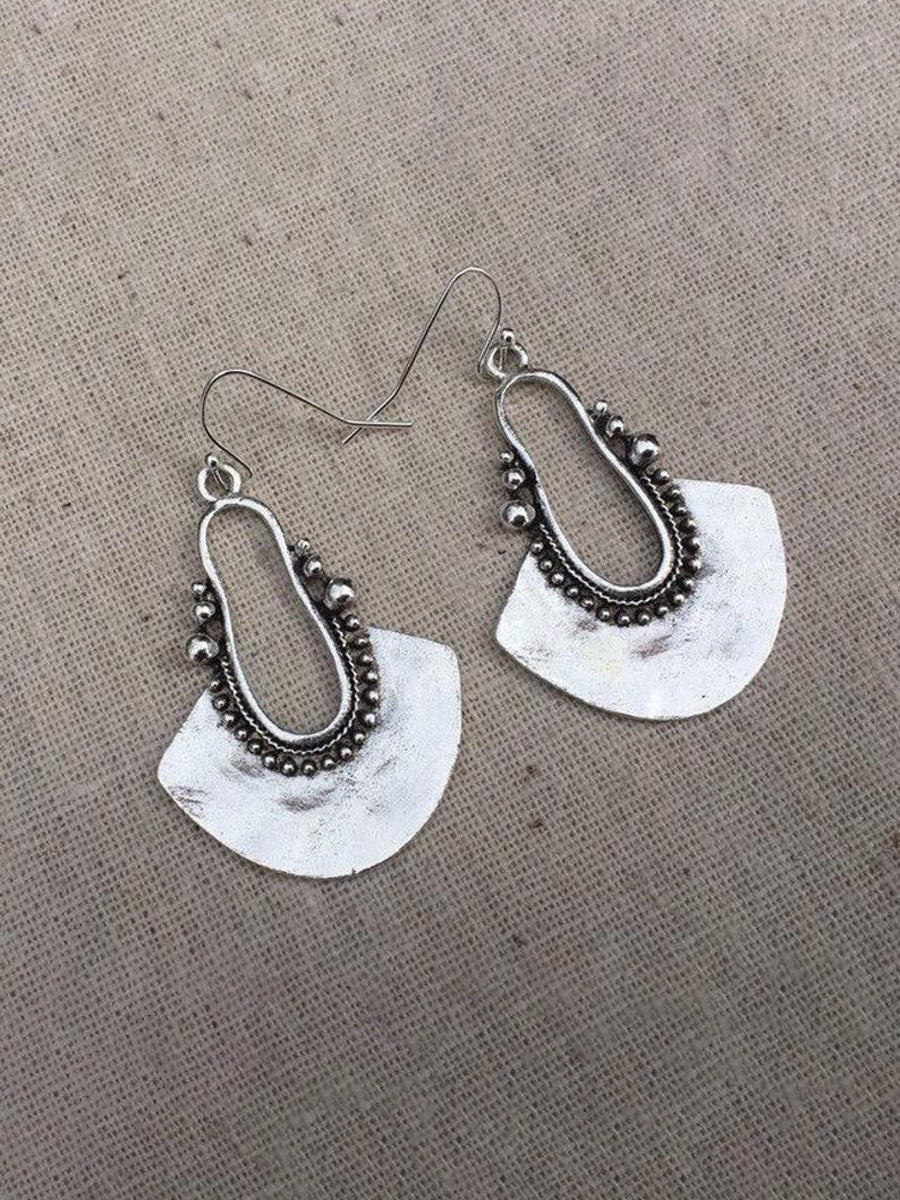 Hollow Scalloped Retro Earrings｜Awaytr®