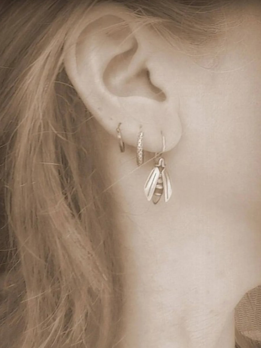 Simple Firefly Moonstone Earrings｜Awaytr®