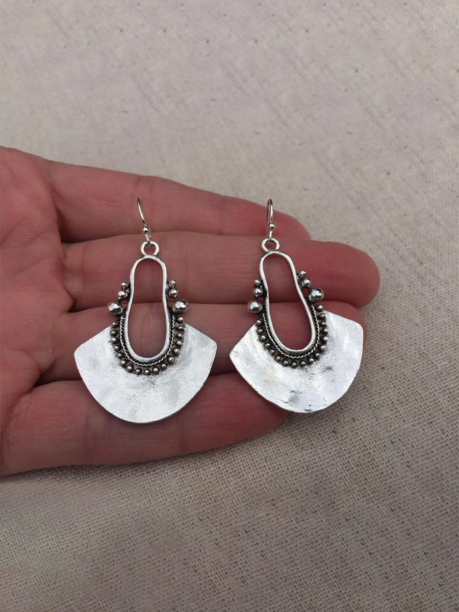 Hollow Scalloped Retro Earrings｜Awaytr®