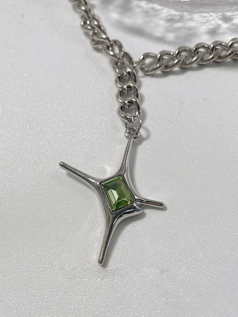 Emerald Irregular Star Necklace｜Awaytr®