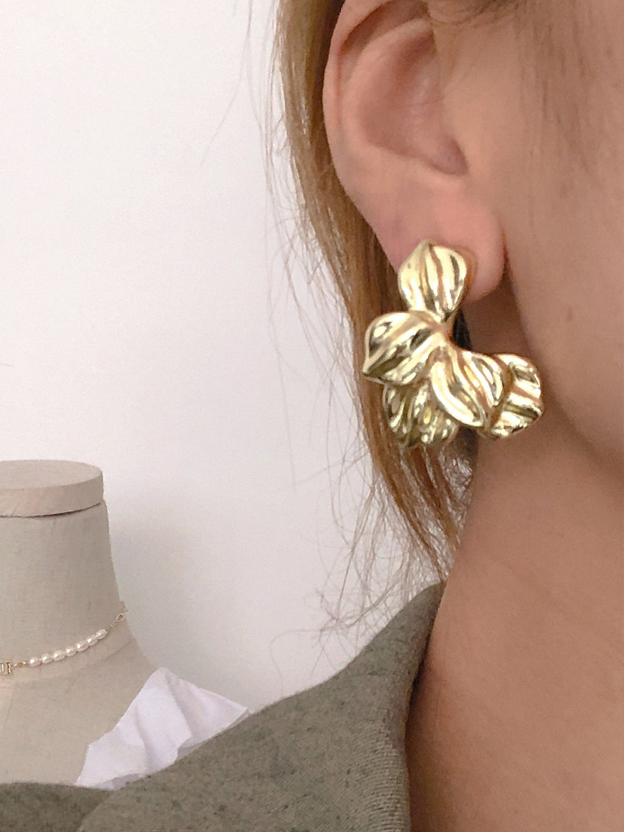 Golden Irregular Petal Earrings｜Awaytr®