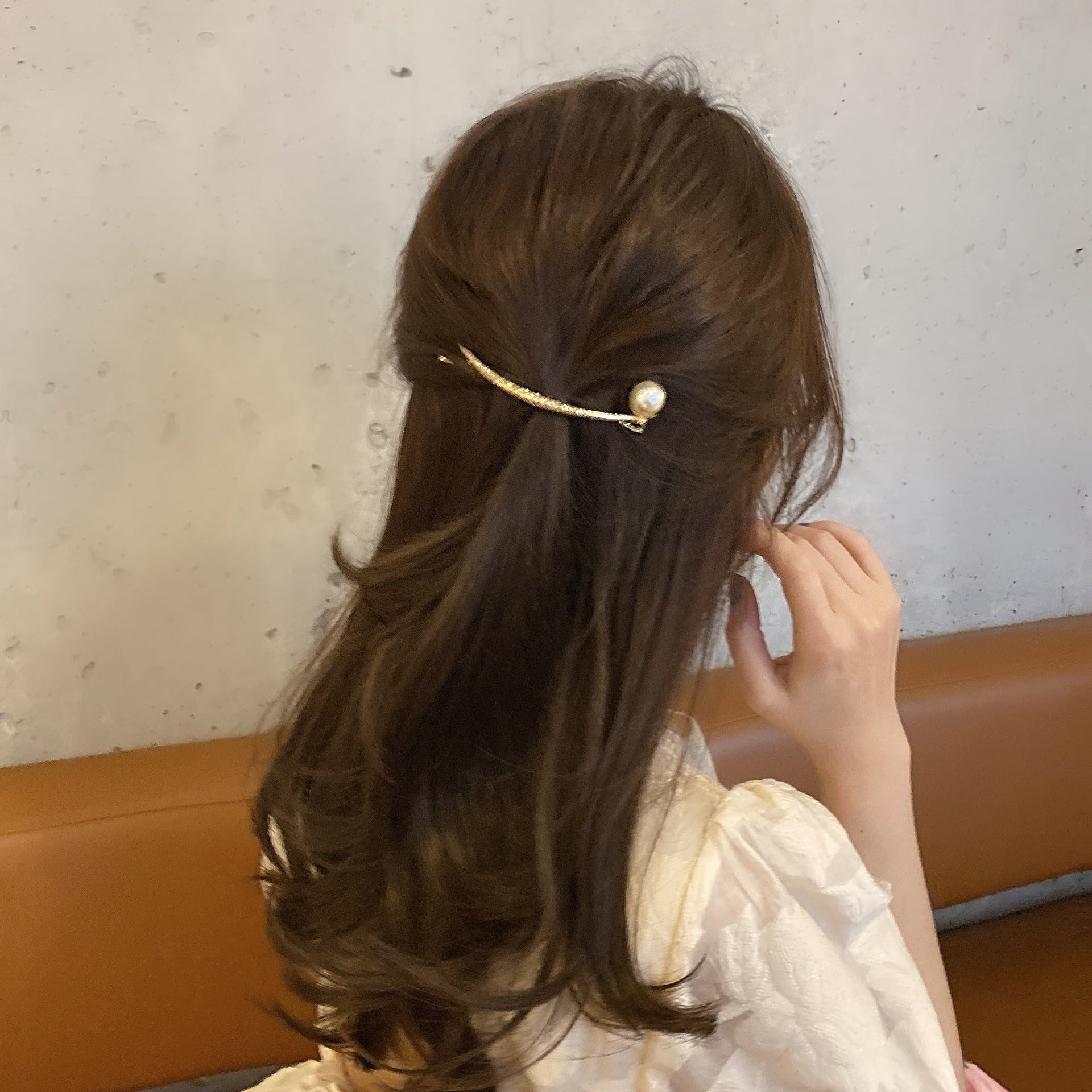 【Awaytr】 CD1631 Pearl Curved Hair Clip