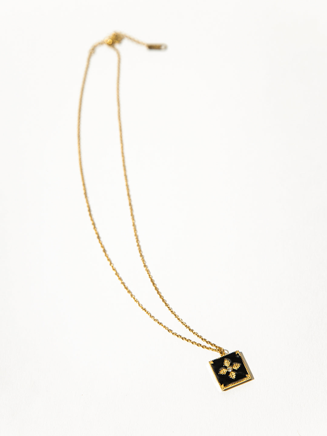 Flower Enamel Square Necklace｜Awaytr®